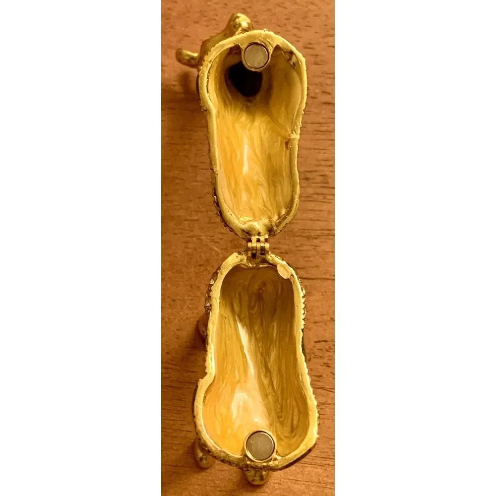Beautiful Jeweled giraffe trinket box with‎ red eyes. 5